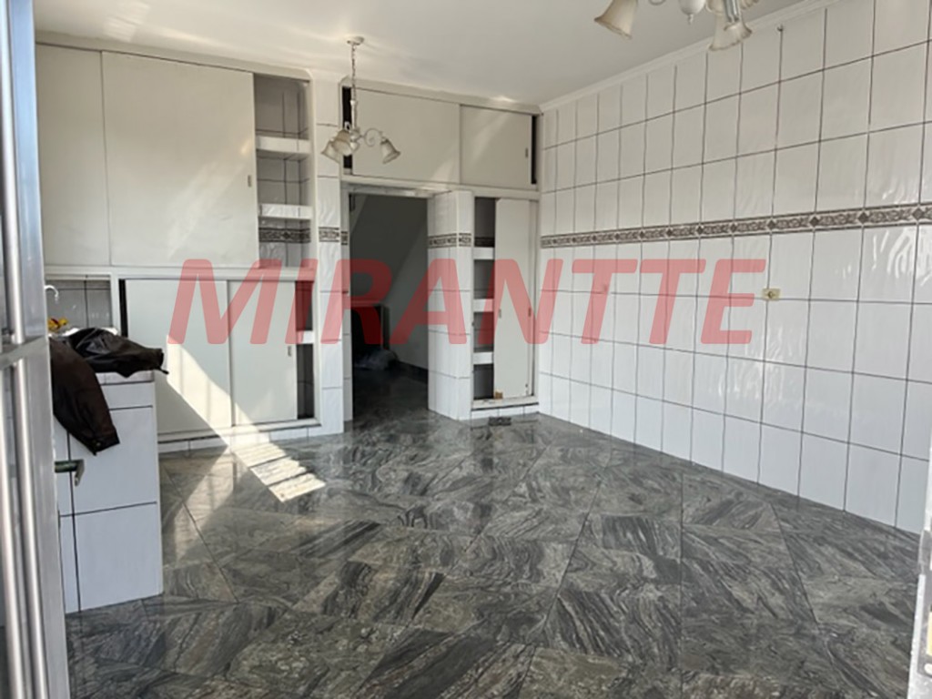 Sobrado de 233m² com 4 quartos em Imirim