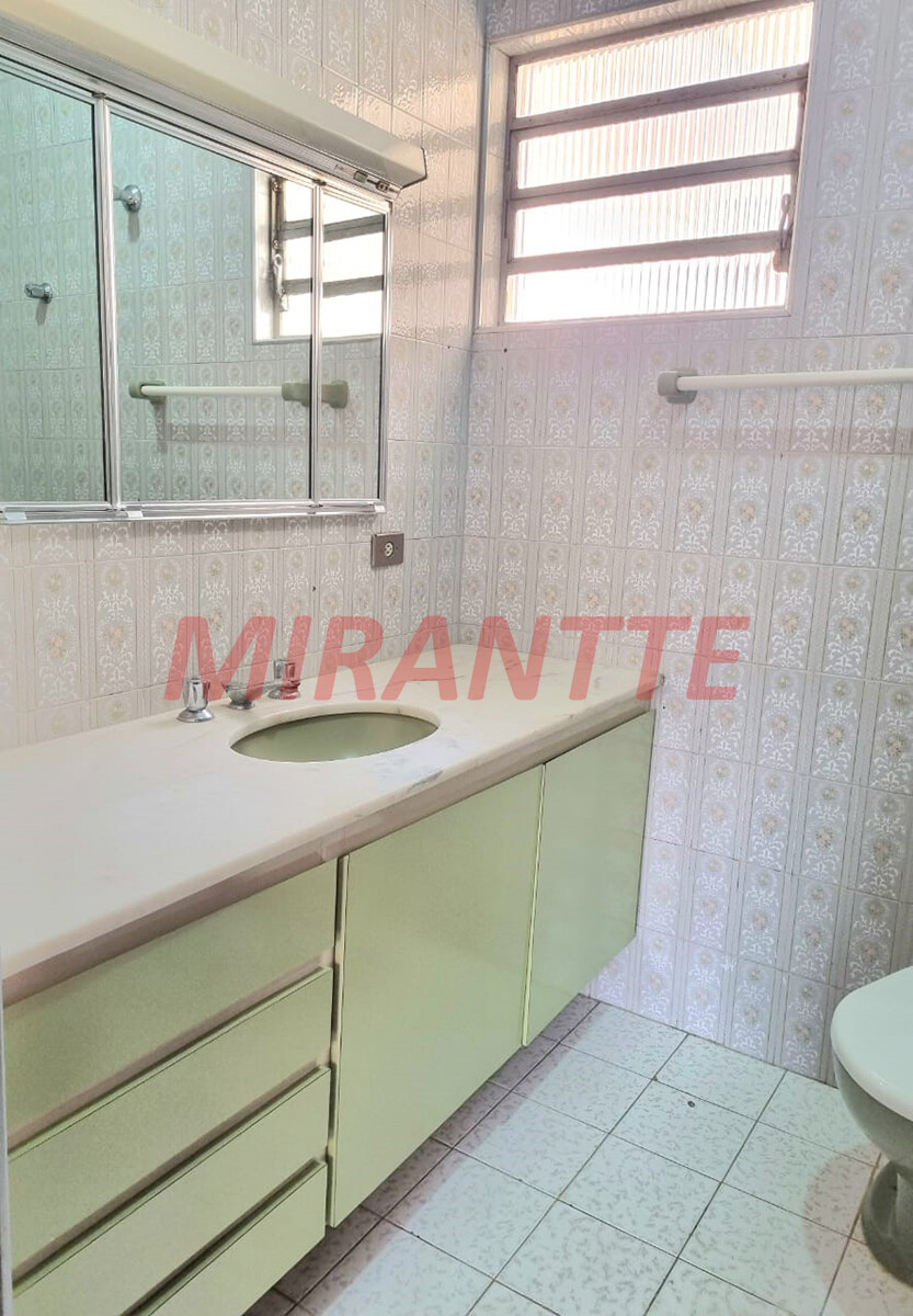 Sobrado de 212m² com 3 quartos em Vila Ester