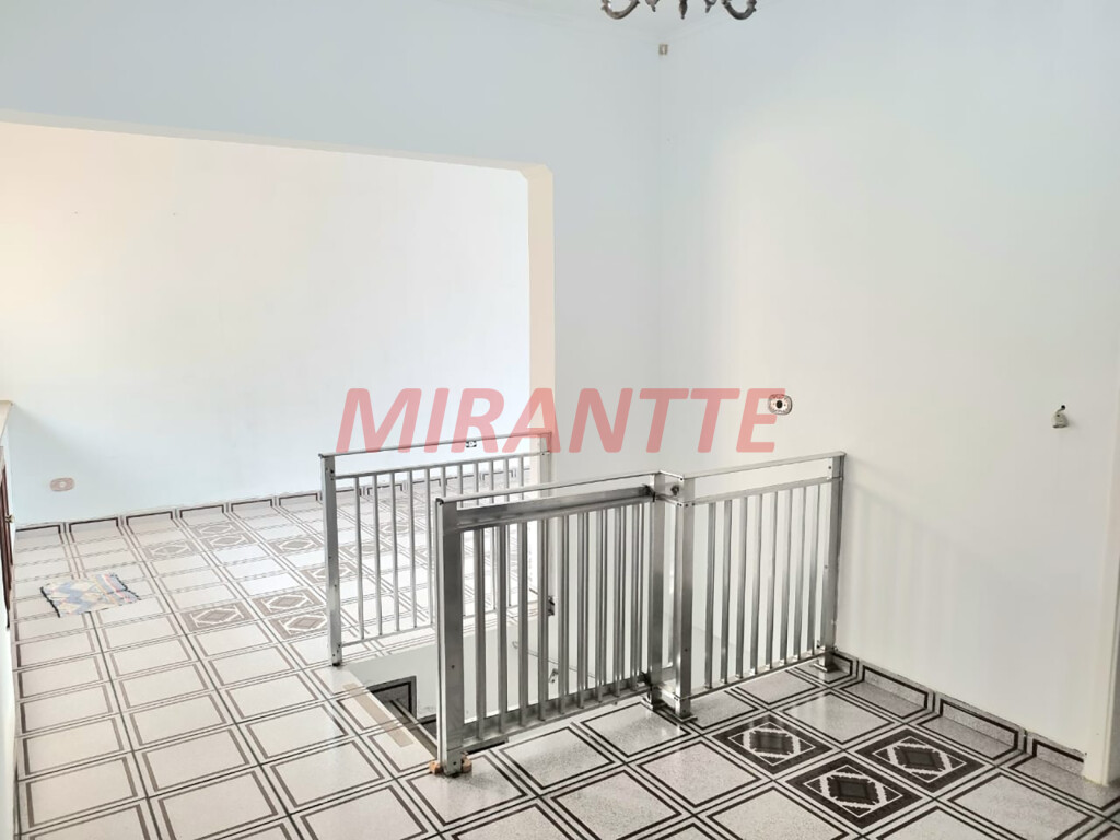 Sobrado de 212m² com 3 quartos em Vila Ester