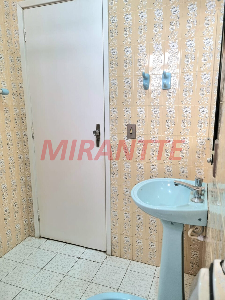 Sobrado de 212m² com 3 quartos em Vila Ester
