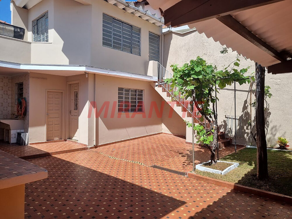 Sobrado de 212m² com 3 quartos em Vila Ester