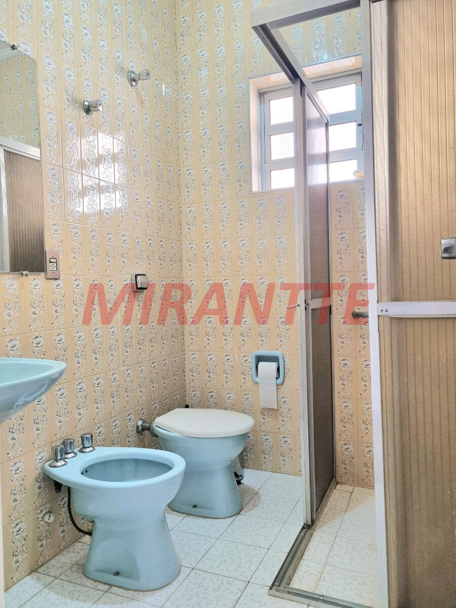 Sobrado de 212m² com 3 quartos em Vila Ester