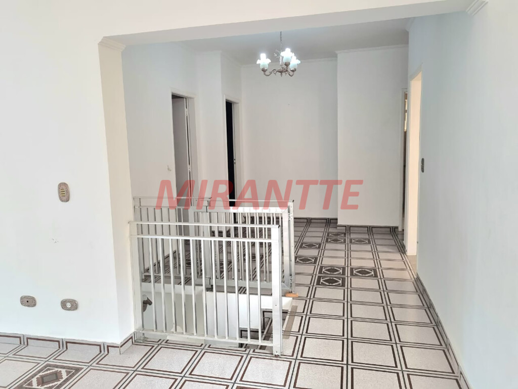 Sobrado de 212m² com 3 quartos em Vila Ester