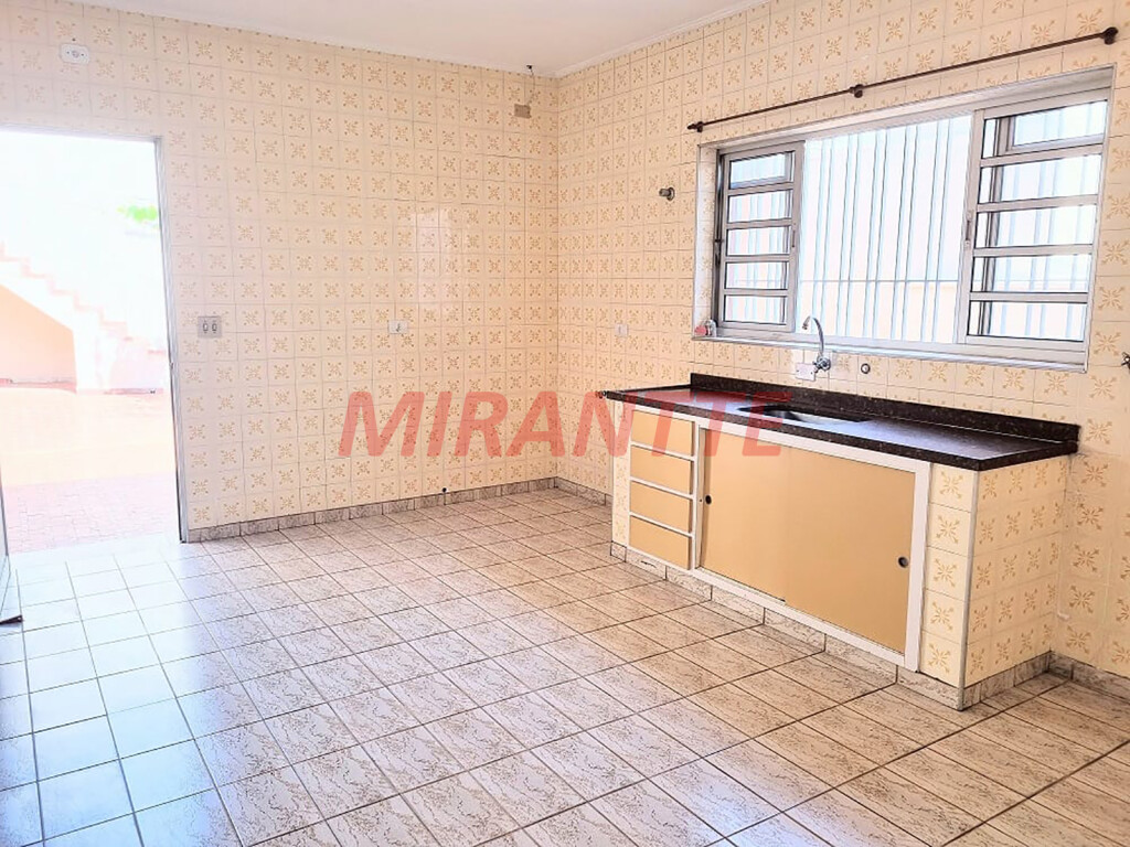 Sobrado de 212m² com 3 quartos em Vila Ester