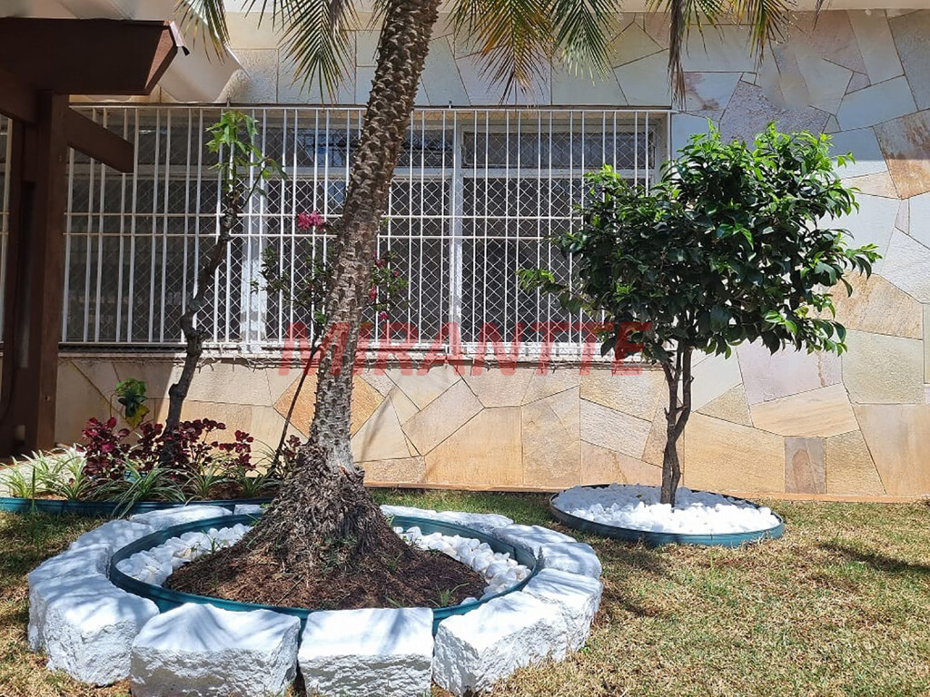 Sobrado de 212m² com 3 quartos em Vila Ester