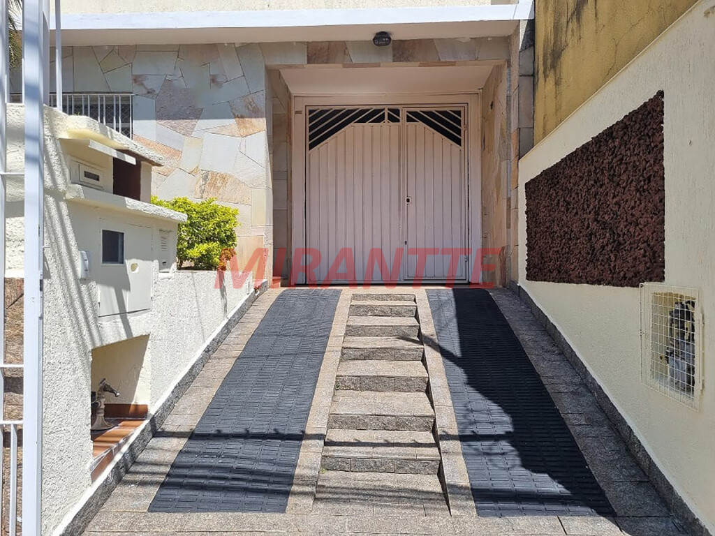 Sobrado de 212m² com 3 quartos em Vila Ester