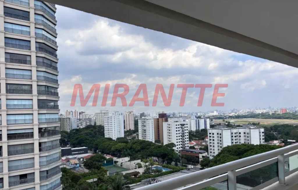 Comercial de 95m² em Santana