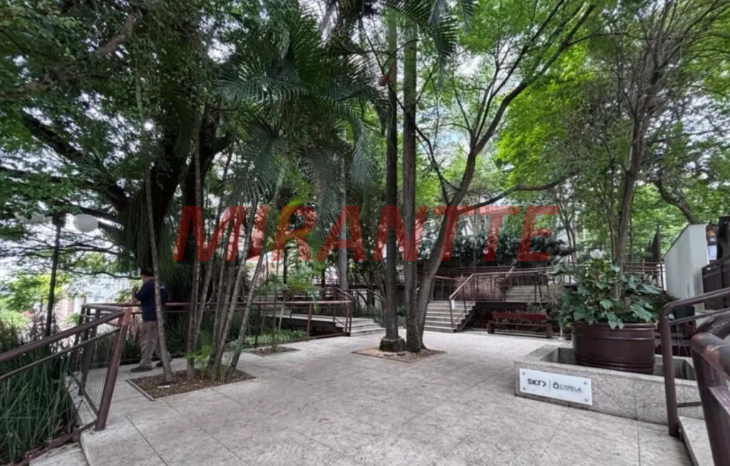 Comercial de 95m² em Santana