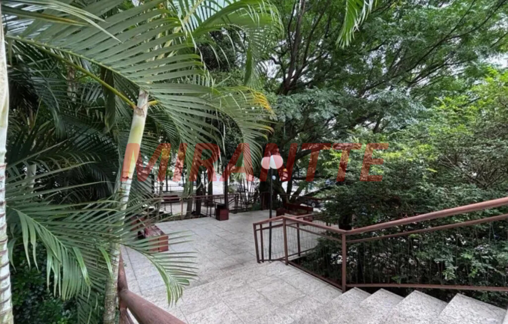 Comercial de 95m² em Santana