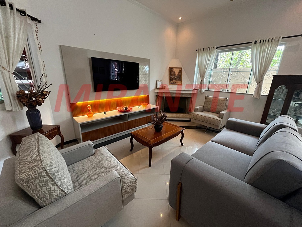 Sobrado de 500m² com 4 quartos em Tremembe