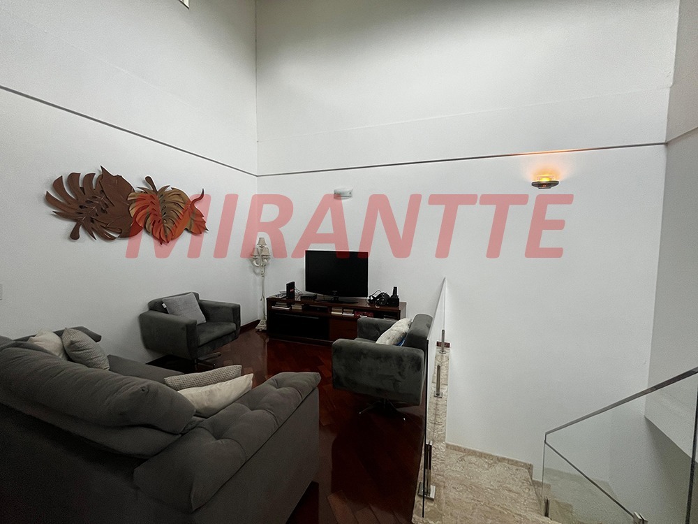 Sobrado de 500m² com 4 quartos em Tremembe