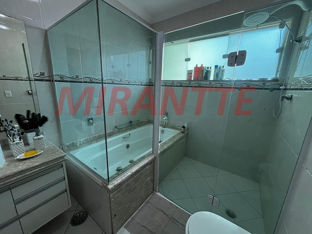 Sobrado de 500m² com 4 quartos em Tremembe