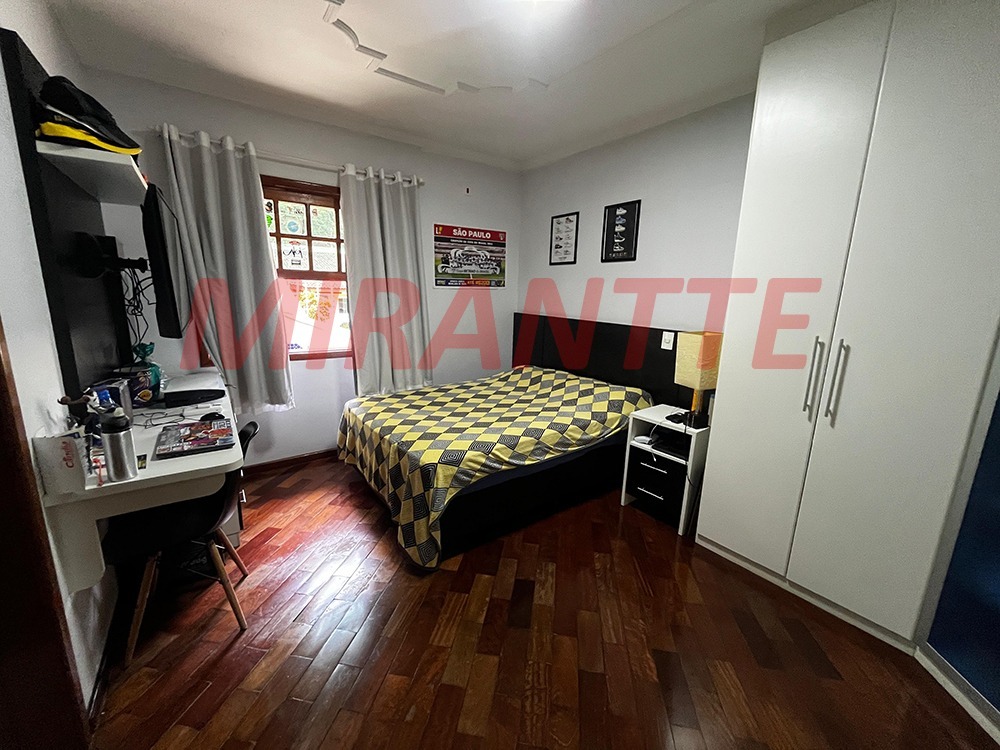Sobrado de 500m² com 4 quartos em Tremembe