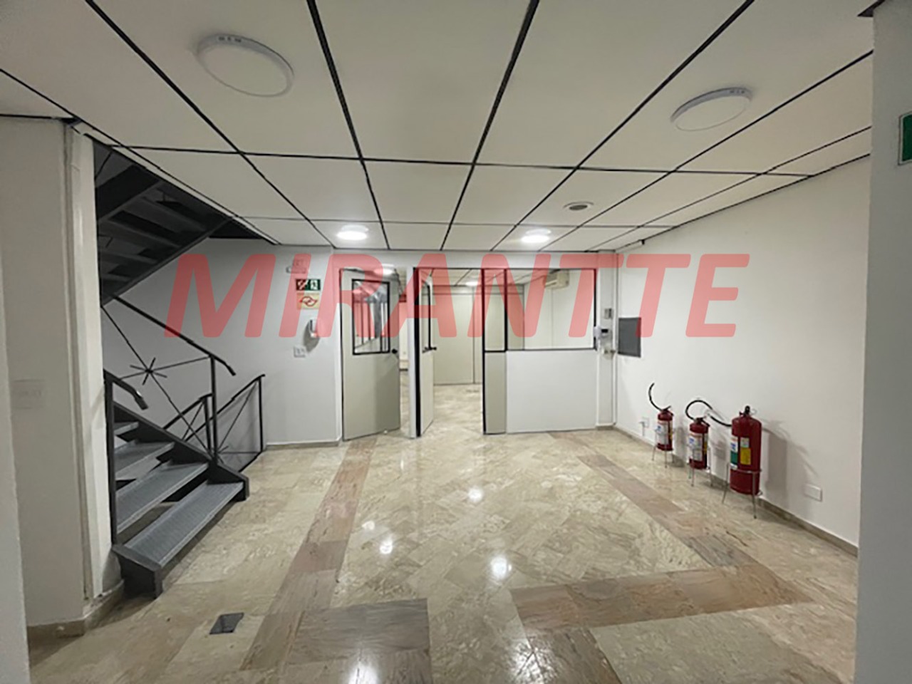 Comercial de 373m² em Água Fria