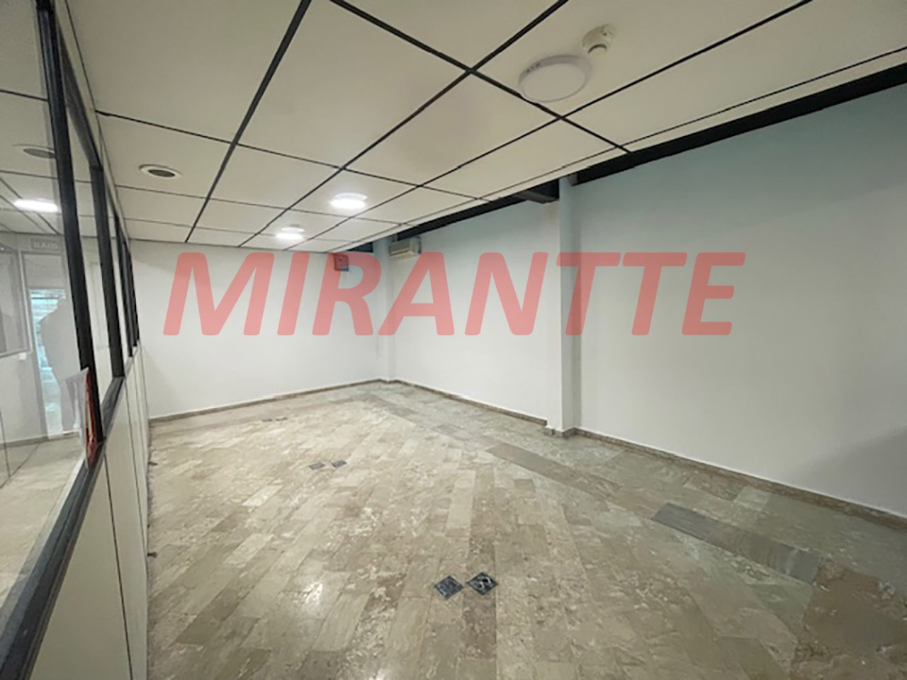 Comercial de 373m² em Água Fria