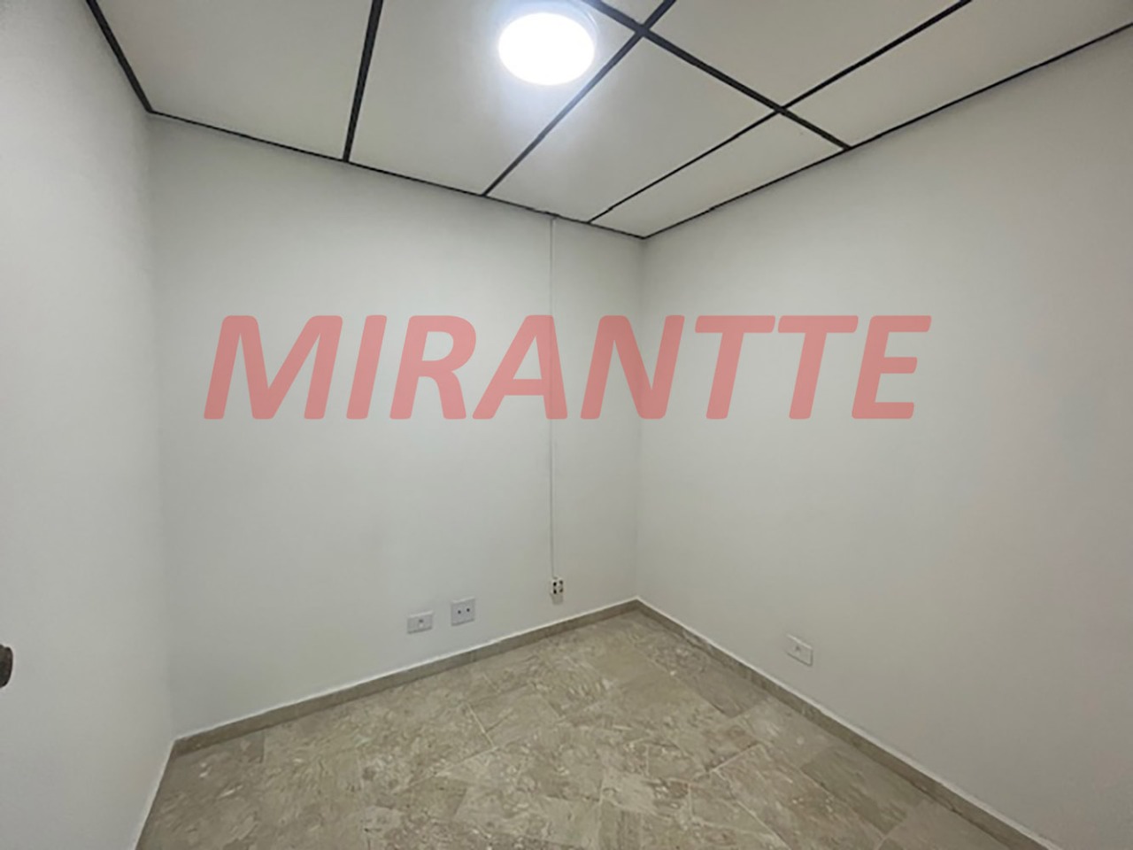 Comercial de 373m² em Água Fria