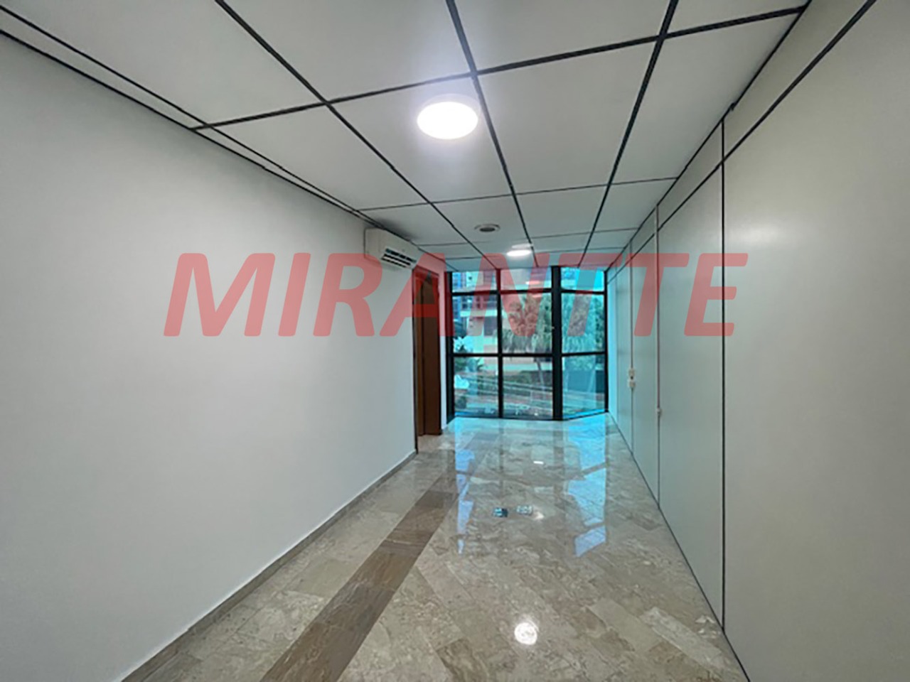 Comercial de 373m² em Água Fria