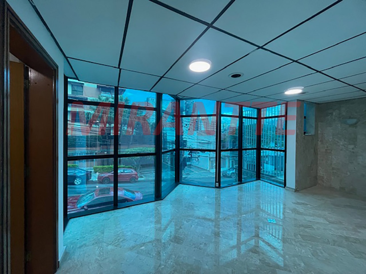 Comercial de 373m² em Água Fria