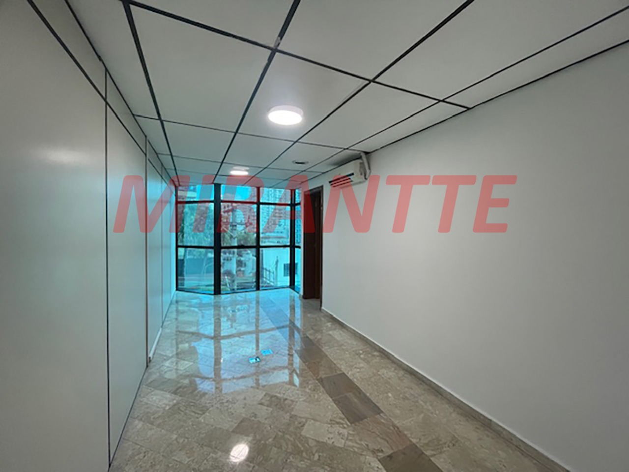 Comercial de 373m² em Água Fria