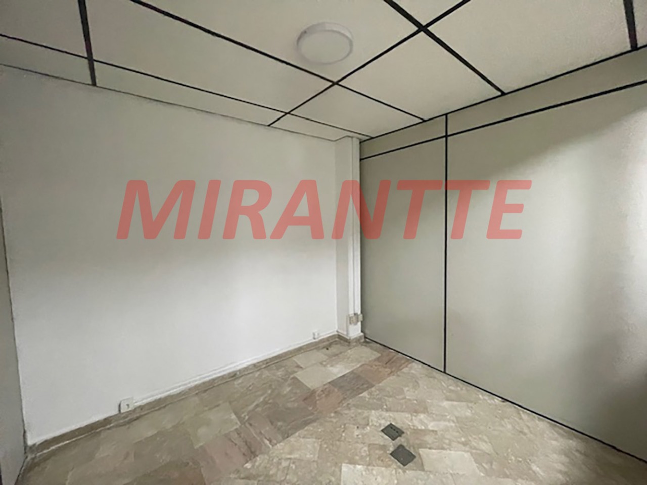 Comercial de 373m² em Água Fria