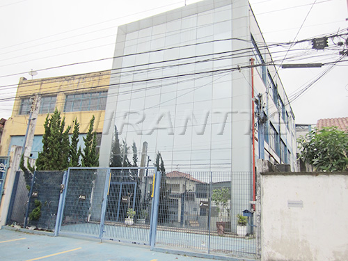 Comercial de 1320m² em Jardim do Papai