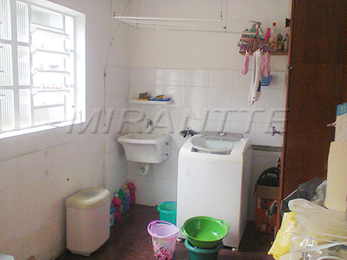 Casa terrea com 2 quartos em Jardim Campos