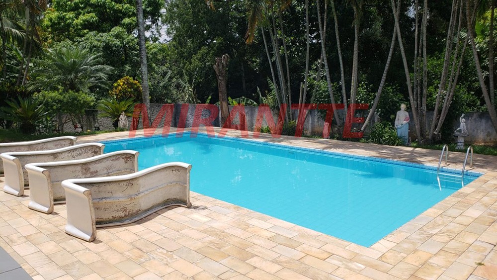 Sobrado de 1300m² com 4 quartos em Horto Florestal