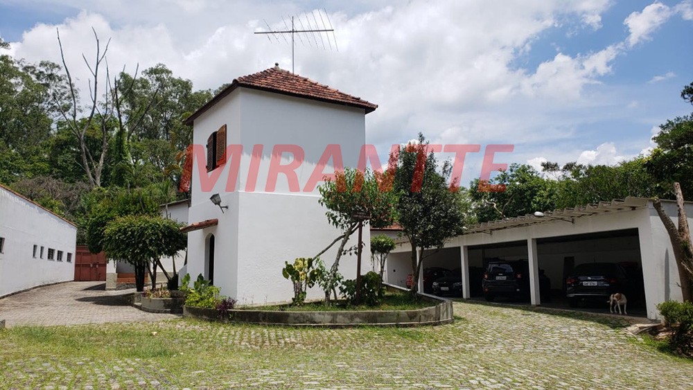 Sobrado de 1300m² com 4 quartos em Horto Florestal