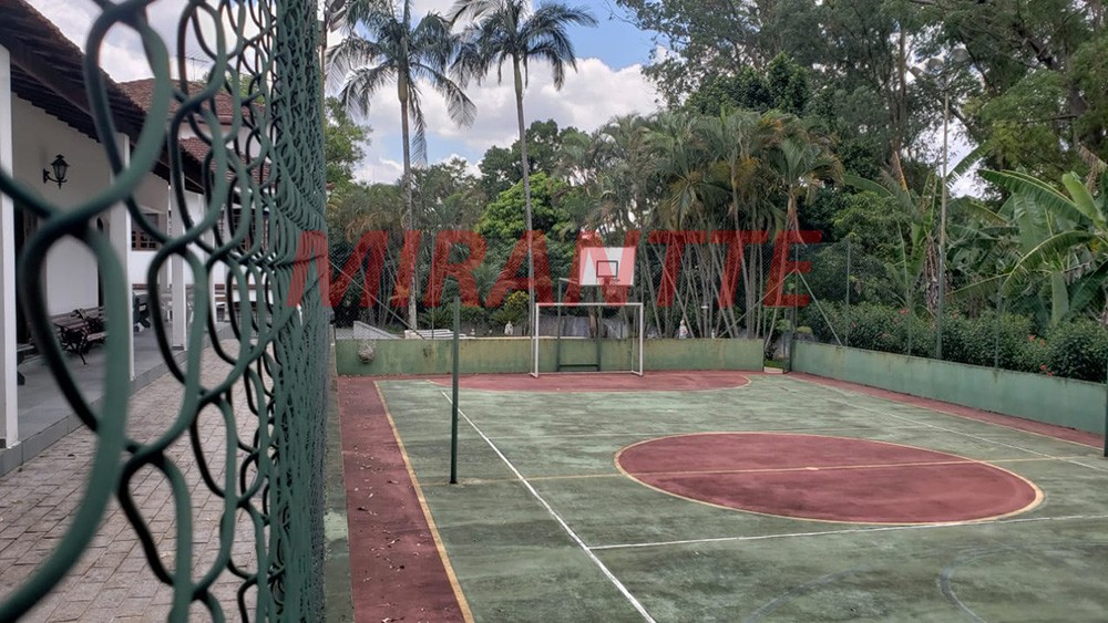 Sobrado de 1300m² com 4 quartos em Horto Florestal