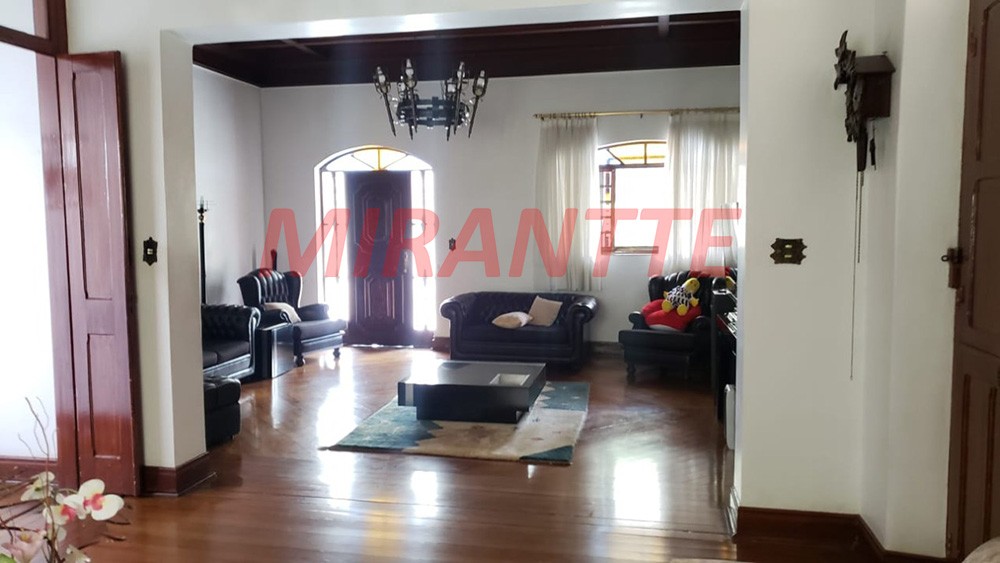 Sobrado de 1300m² com 4 quartos em Horto Florestal