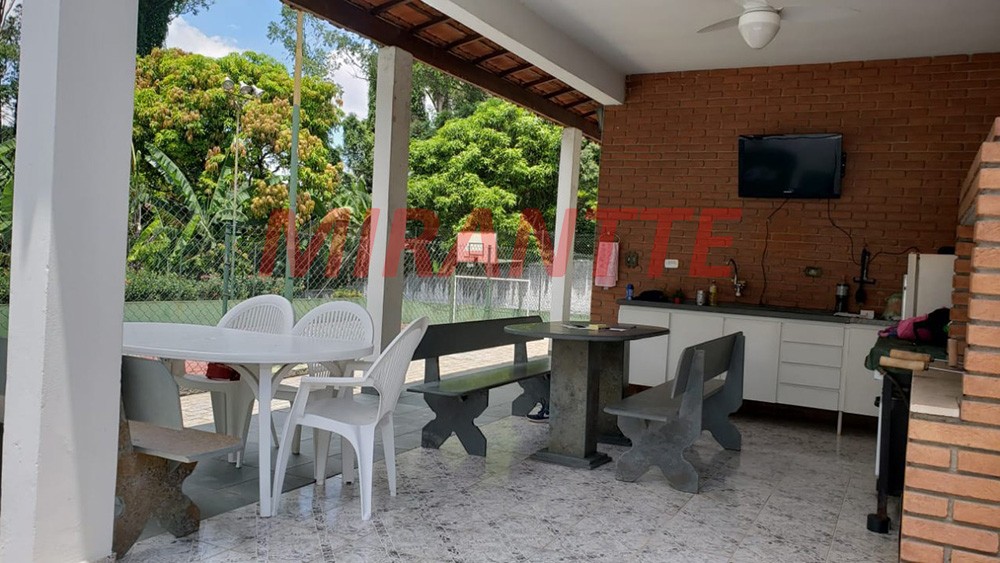 Sobrado de 1300m² com 4 quartos em Horto Florestal