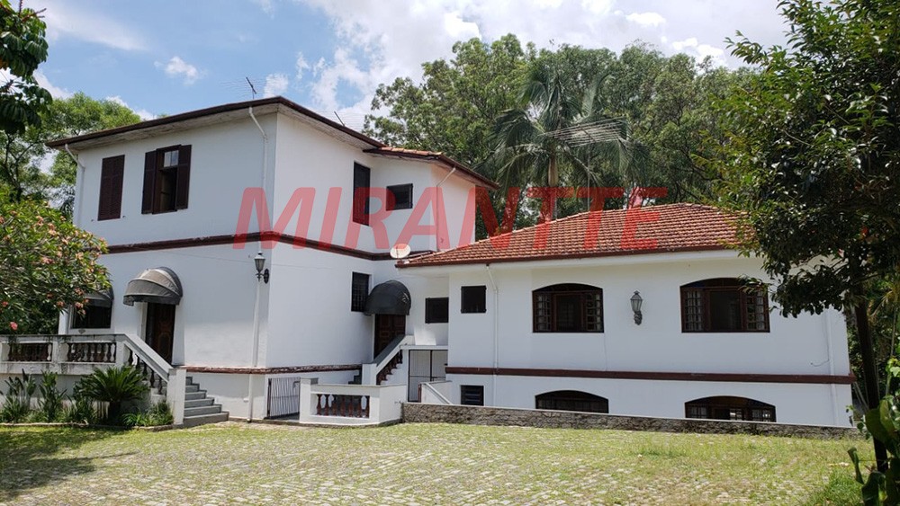 Sobrado de 1300m² com 4 quartos em Horto Florestal