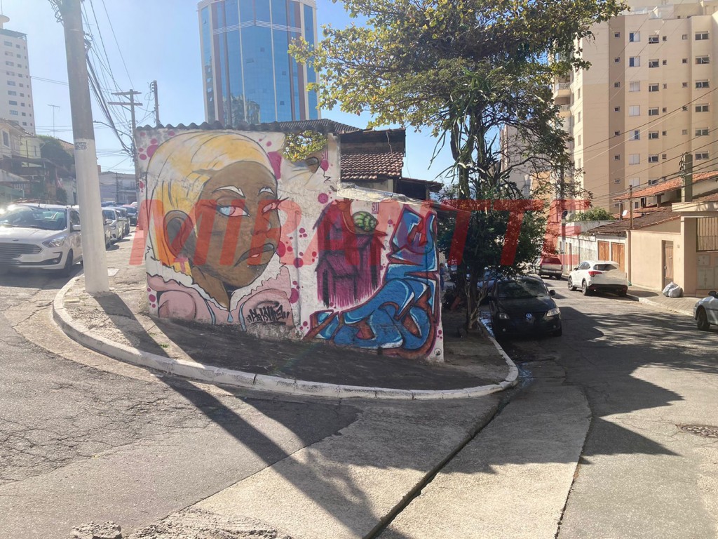 Terreno de 220m² em Água Fria