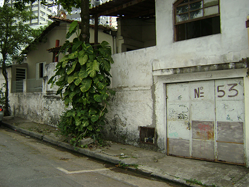 Terreno de 220m² em Água Fria