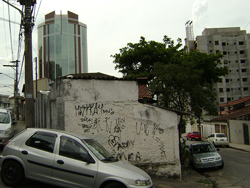 Terreno de 220m² em Água Fria
