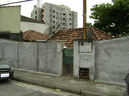 Terreno de 220m² em Água Fria