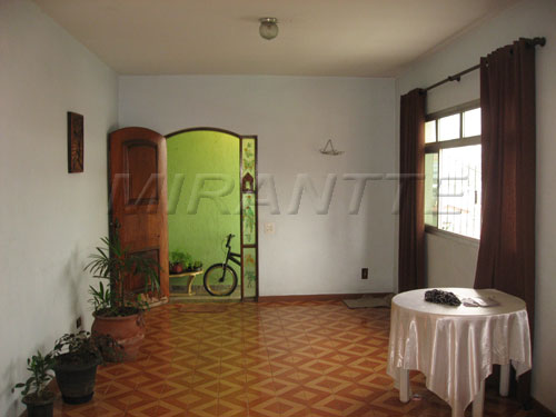 Sobrado de 774m² em Chora Menino