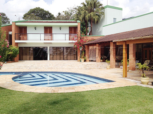 Sobrado com 5 quartos em Caxingui