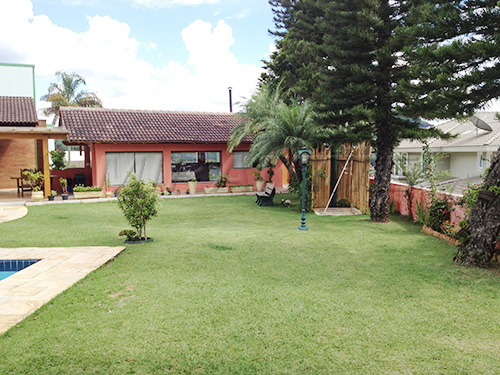 Sobrado com 5 quartos em Caxingui