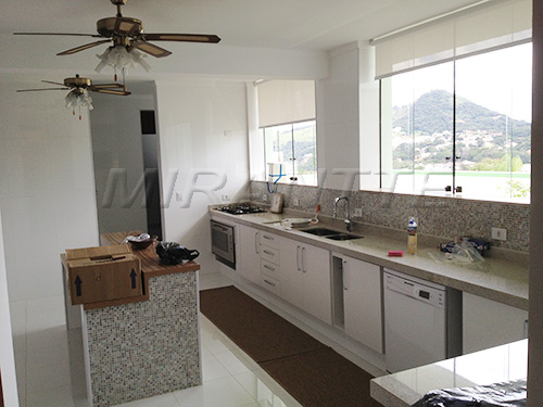 Sobrado com 5 quartos em Caxingui