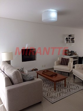 Cond. fechado de 225m² com 4 quartos em Tremembe