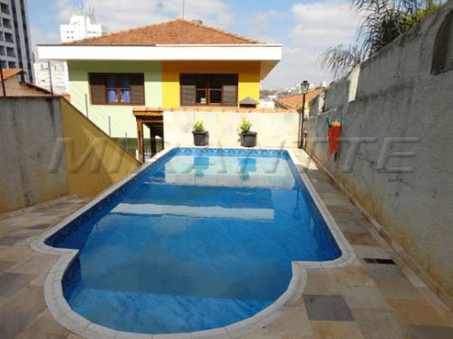 Sobrado de 160m² com 3 quartos em Vila Mazzei