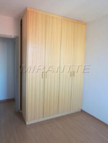 Galpao de 2600m² em Vila Constança