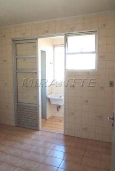 Galpao de 2600m² em Vila Constança