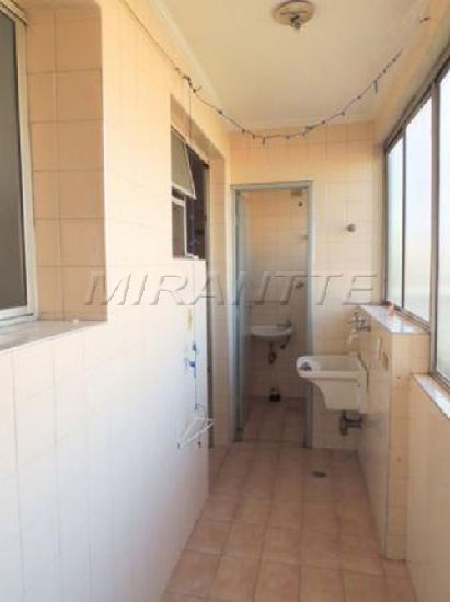 Galpao de 2600m² em Vila Constança