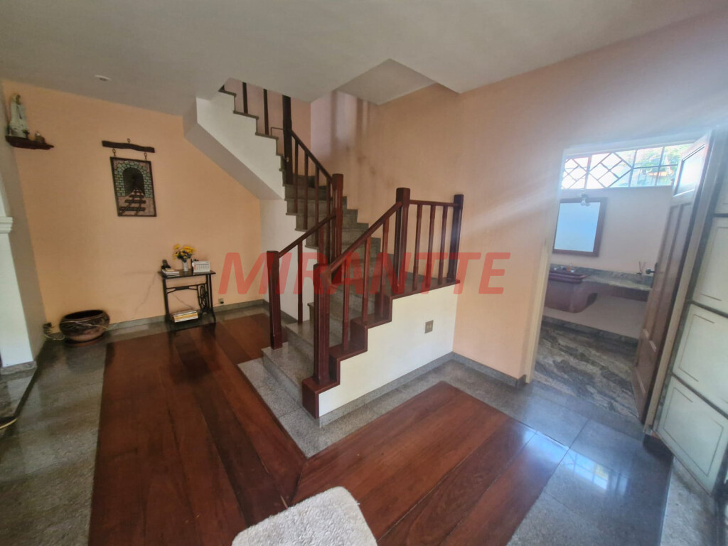 Sobrado de 390m² com 4 quartos em Santana