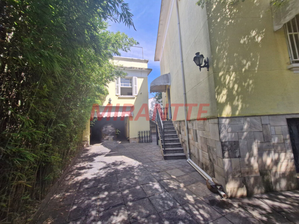 Sobrado de 390m² com 4 quartos em Santana