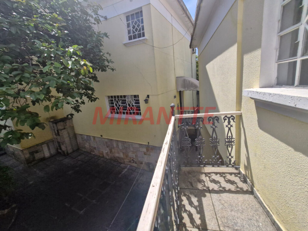 Sobrado de 390m² com 4 quartos em Santana