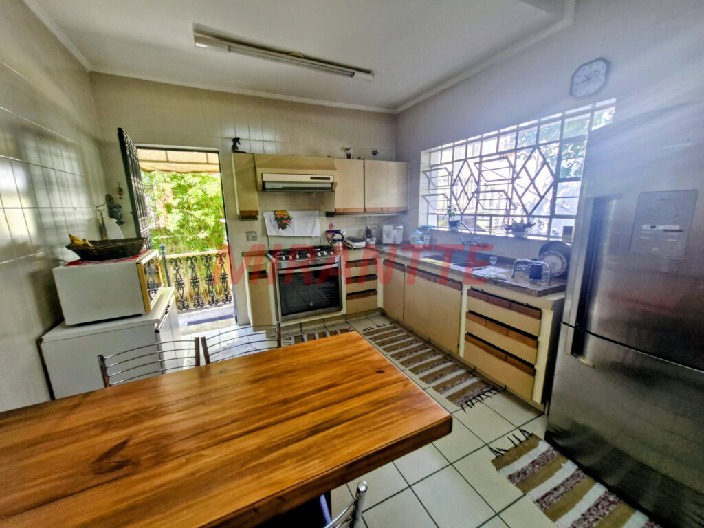 Sobrado de 390m² com 4 quartos em Santana