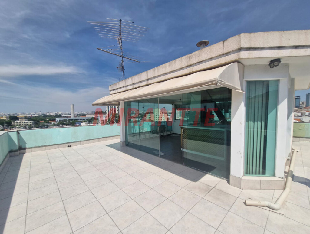 Sobrado de 390m² com 4 quartos em Santana